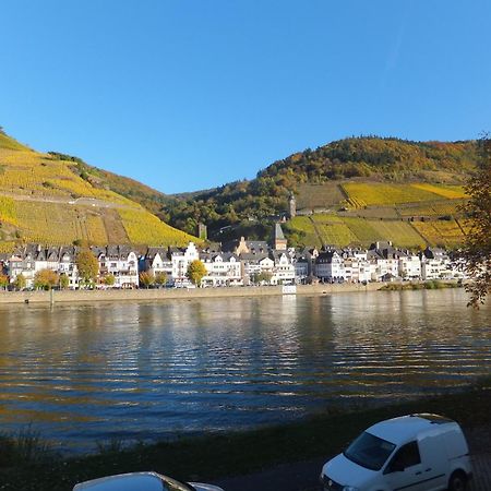 Haus Margarete Apartamento Zell an der Mosel Exterior foto