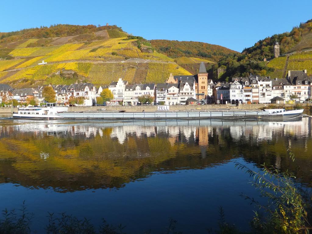 Haus Margarete Apartamento Zell an der Mosel Exterior foto